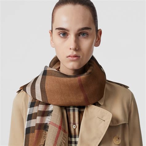 burberry scarf archive beige